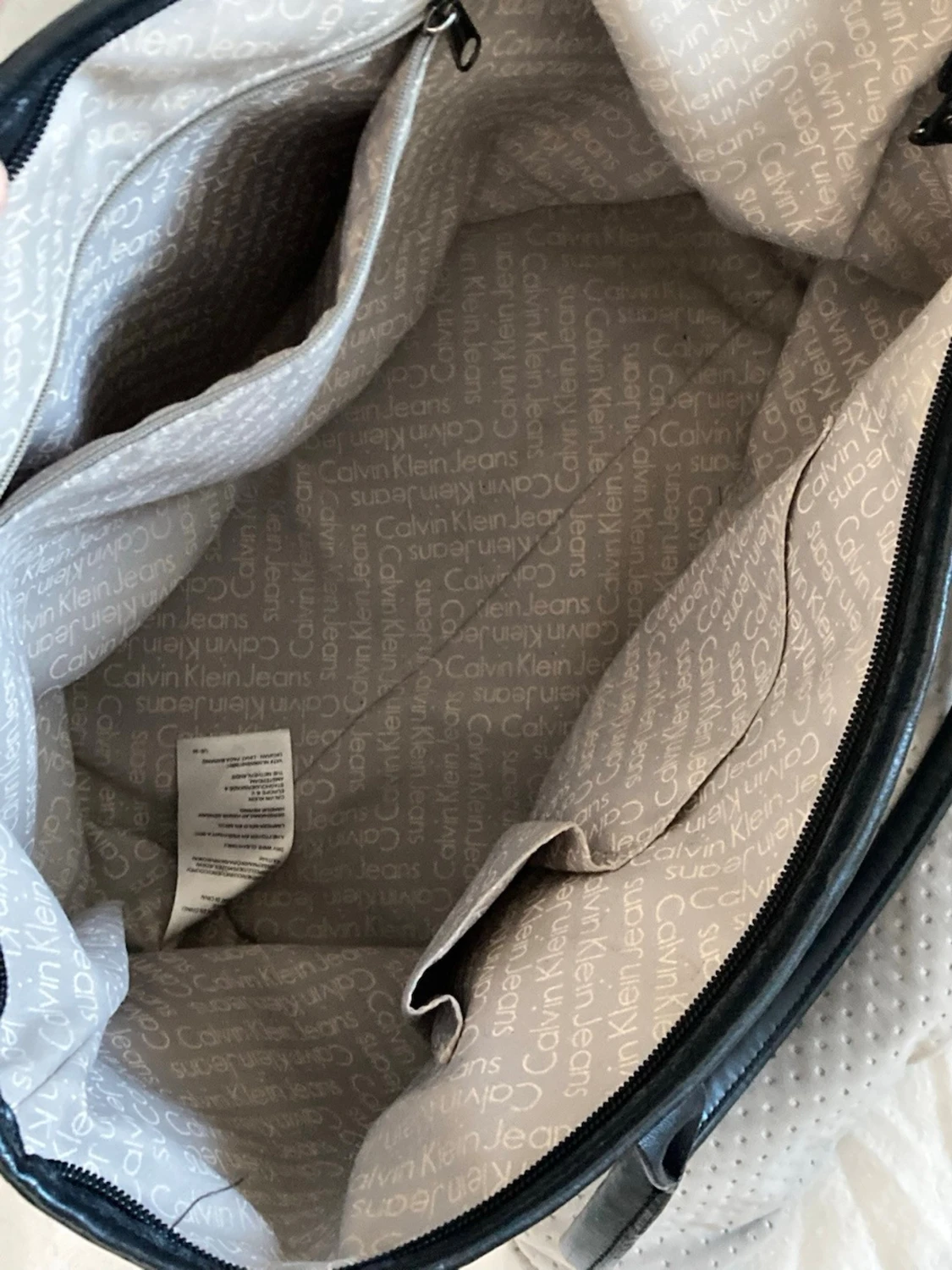 Svart toteväska från Calvin Klein Jeans - 2