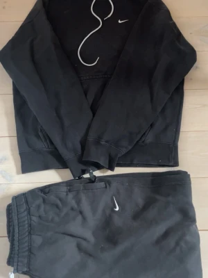 Nike solo swoosh - Good condition size s