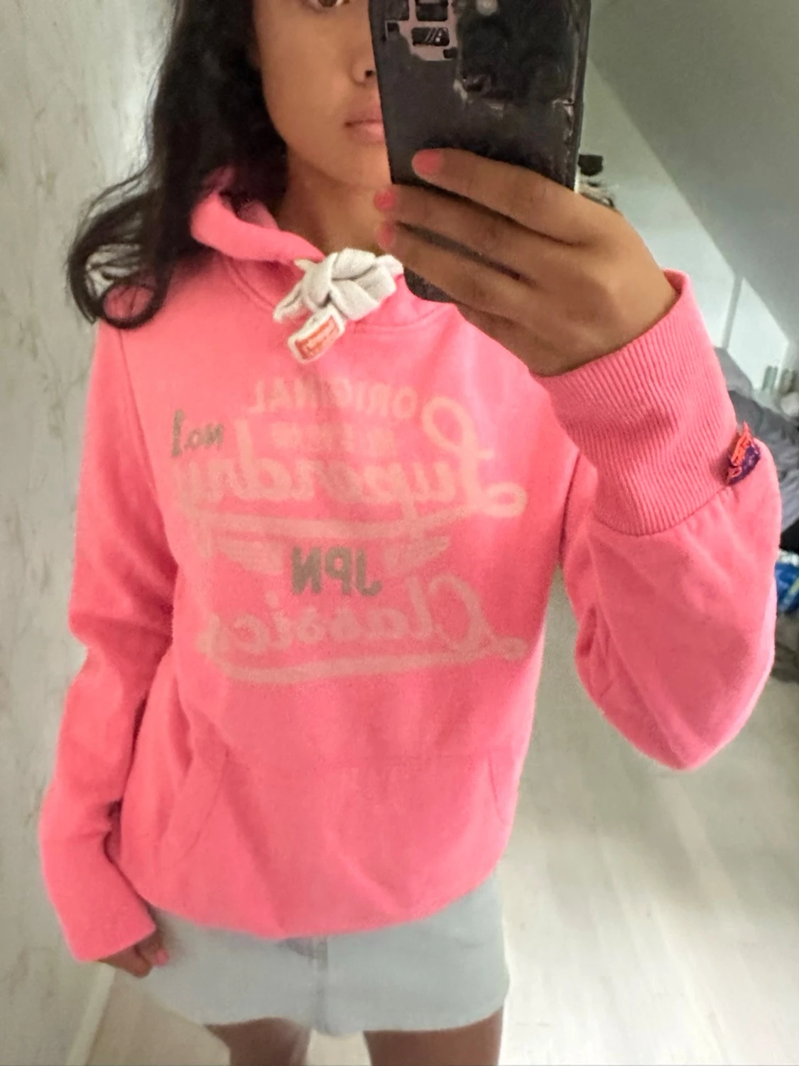 Rosa hoodie med tryck och huva - 2