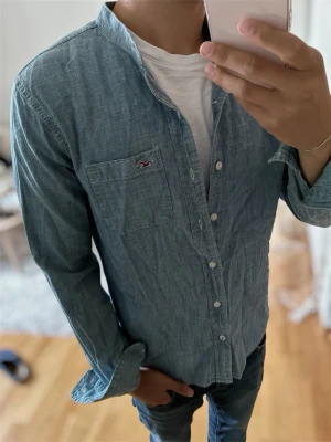 Blå skjorta från Hollister - Riktigt snygg skjorta från Hollister | bra skick skriv vid frågor!