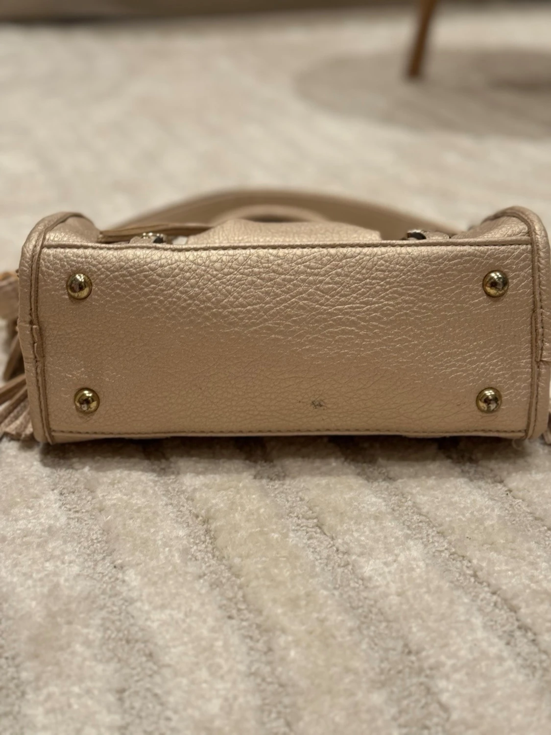 Skimrig beige handväska - 4