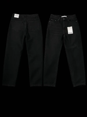 Svarta jeans från Bershka - Fin och ny. säljer för att de är inte min storlek