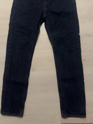 Mörkblå jeans från 157 New Classic - Storlek: 29/32 Pris går att diskuteras 