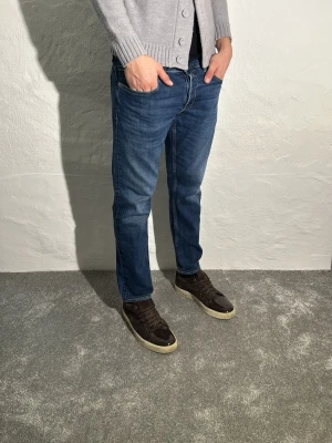 Replay jeans  - Ett par snygga byxor från Replay i storlek W36 L32 i modellen Grover 