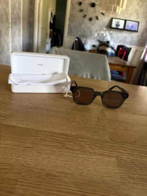 Chimi 04 dark grey  - Säljer dessa chimis de är använda 3 gånger så verkligen i ny skick. Kommer med chimi fodralet och duken.