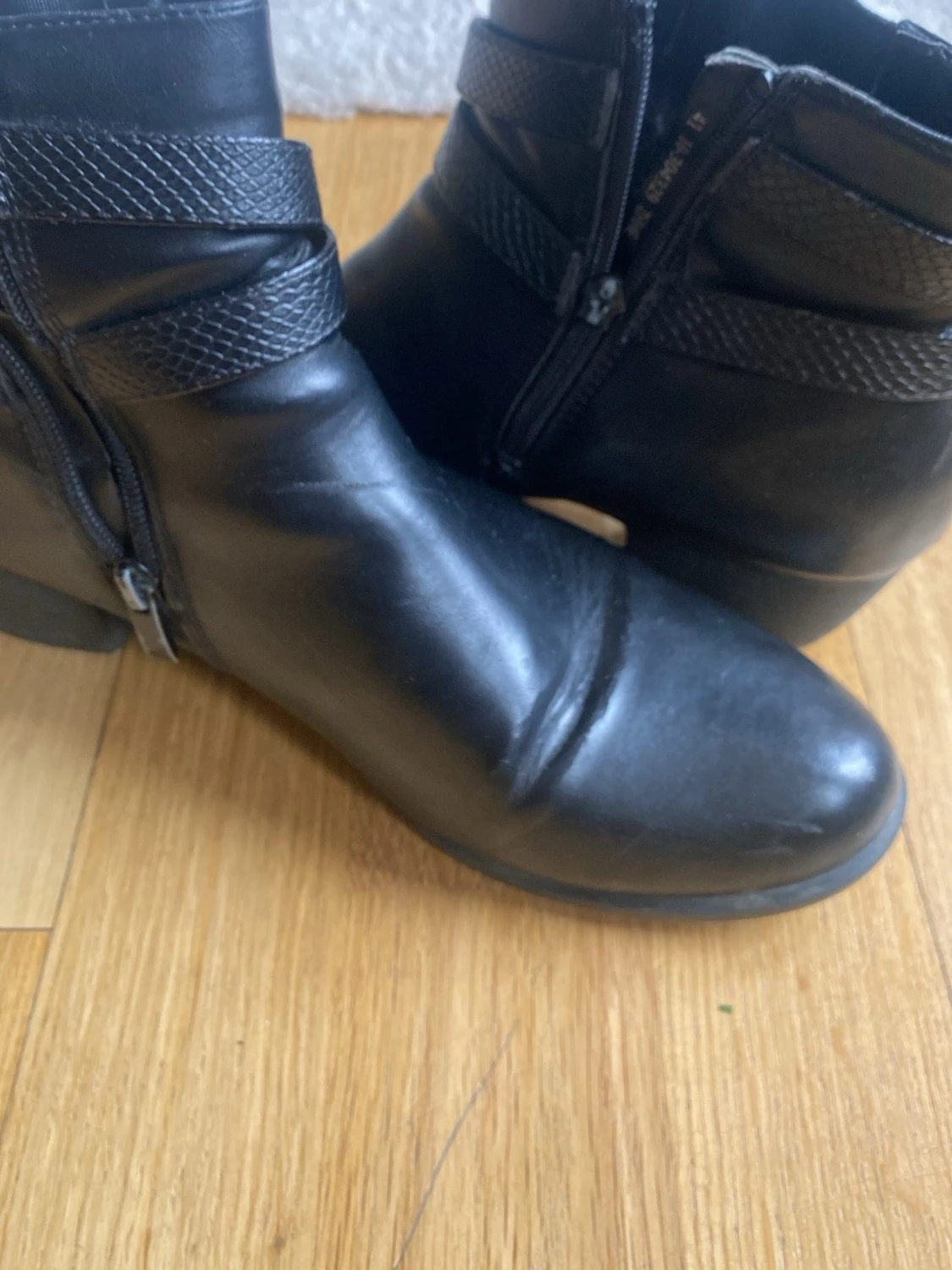 Svarta boots  - 2