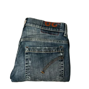 Dondup jeans - Dondup jeans[storlek: W29] [modell:George (slim fit) ] [skick:9/10 inga defekter] [nypris: 3799kr] [väldigt eftertraktade jeans ]Pris kan diskuteras Mvh Gabbe 