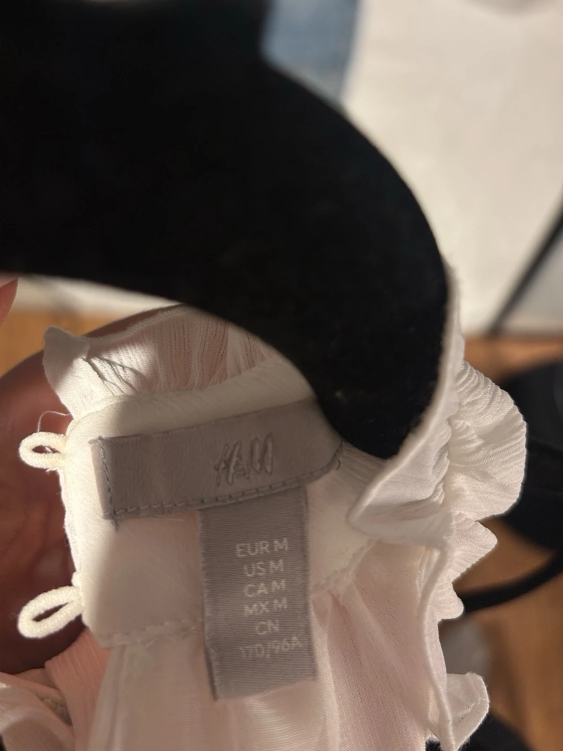 Vit ärmlös blus från H&M - 1