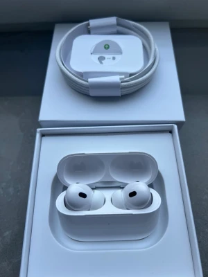Apple AirPods Pro 2 - Helt nya 