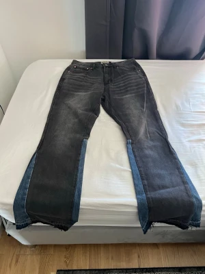Jeans  - Storlek 32 