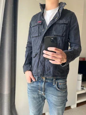 Snygg vårjacka  - Tja! Säljer denna snygga vårjacka från Superdry!| Mycket gott skick, kontakta mig vid minsta fråga!| //Nils