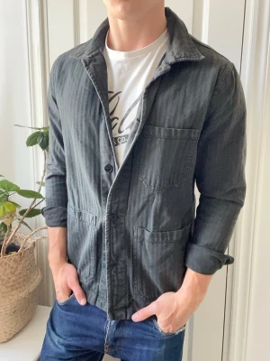 A days march overshirt  - A days march overshirt -sjukt nice.  Inga defekter! Modellen i bilderna är 180 cm 75 kg och bär Storlek M , Kom med frågor! 🌟 (Kan gå ned i pris vid köp av paket 😉) 