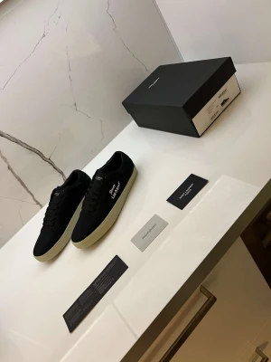 Saint Laurent skor  - Helt oanvända Saint Laurent skor i storlek 44