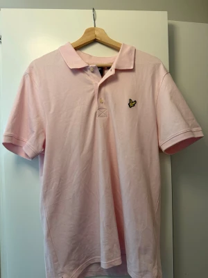Lyle&scott piké - Säljer åt min kille, nypris ca 800kr och inte använd. Skriv vid frågor/bilder