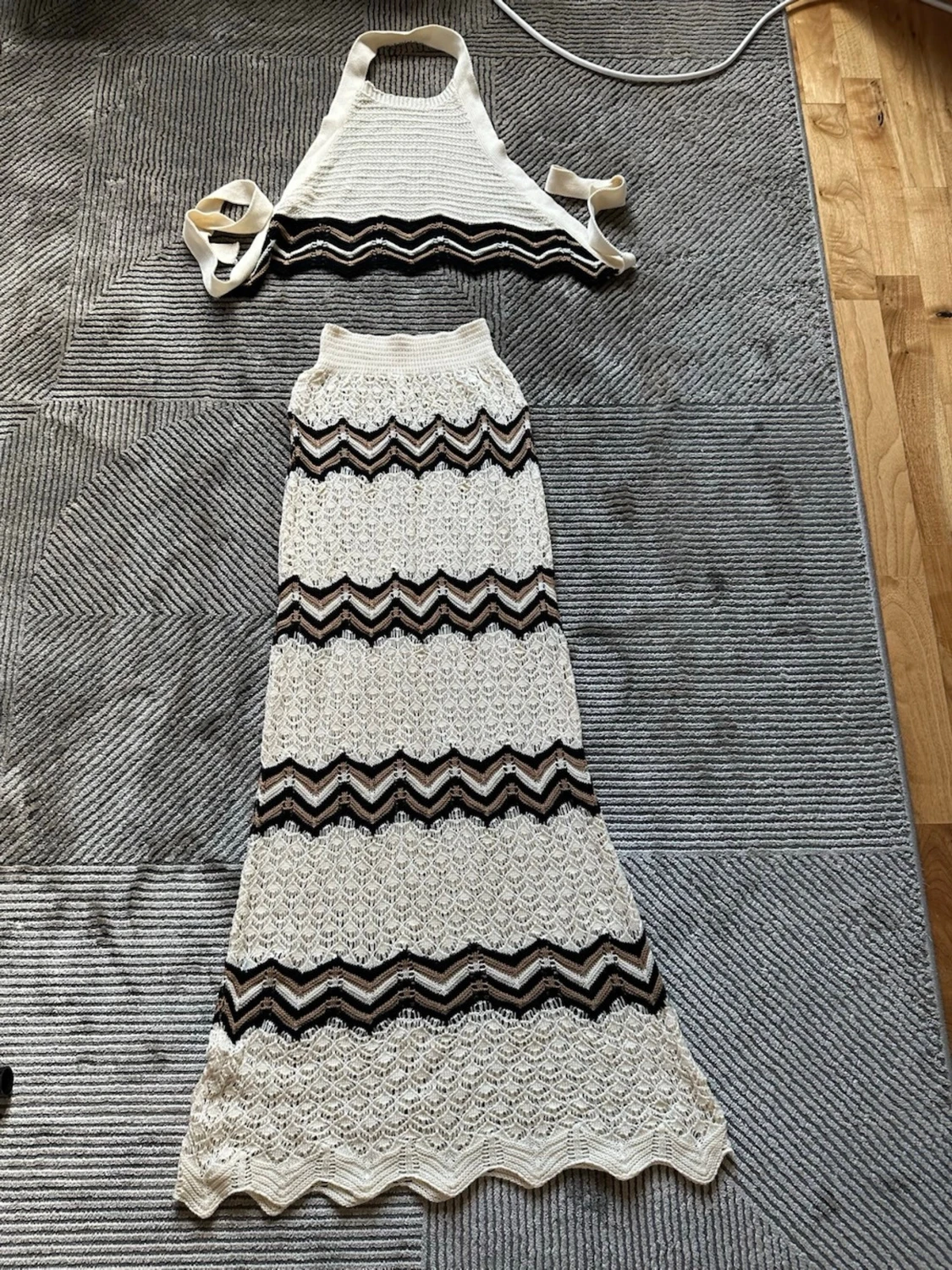 Vitt virkat set med zigzag-mönster - 1