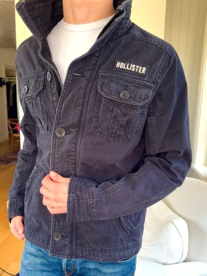 Hollister fieldjacket M - modell: 182cm 72kg 