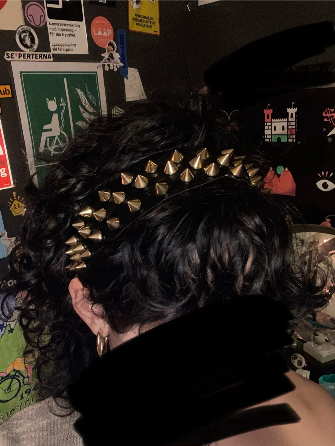 Gold spikes head band