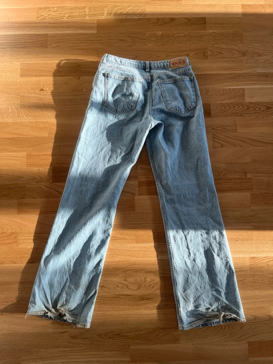 Ljusblå jeans från NA-KD - 2