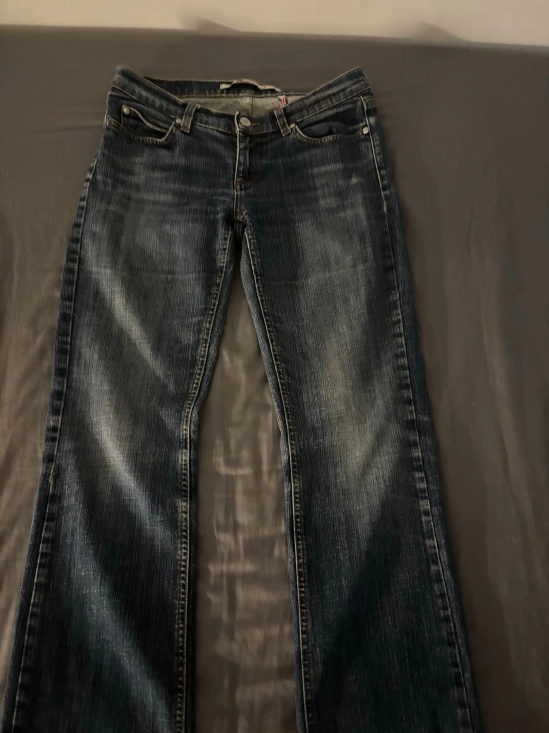 Vintage bootcut jeans från Only - 3