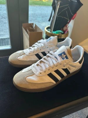 Adidas Samba - Adidas samba skor i utmärkt skick! Pris kan diskuteras vid snabb affär👍