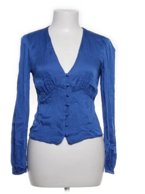 Fin blus från Mango - Söt blå blus från mango i stl S🩷