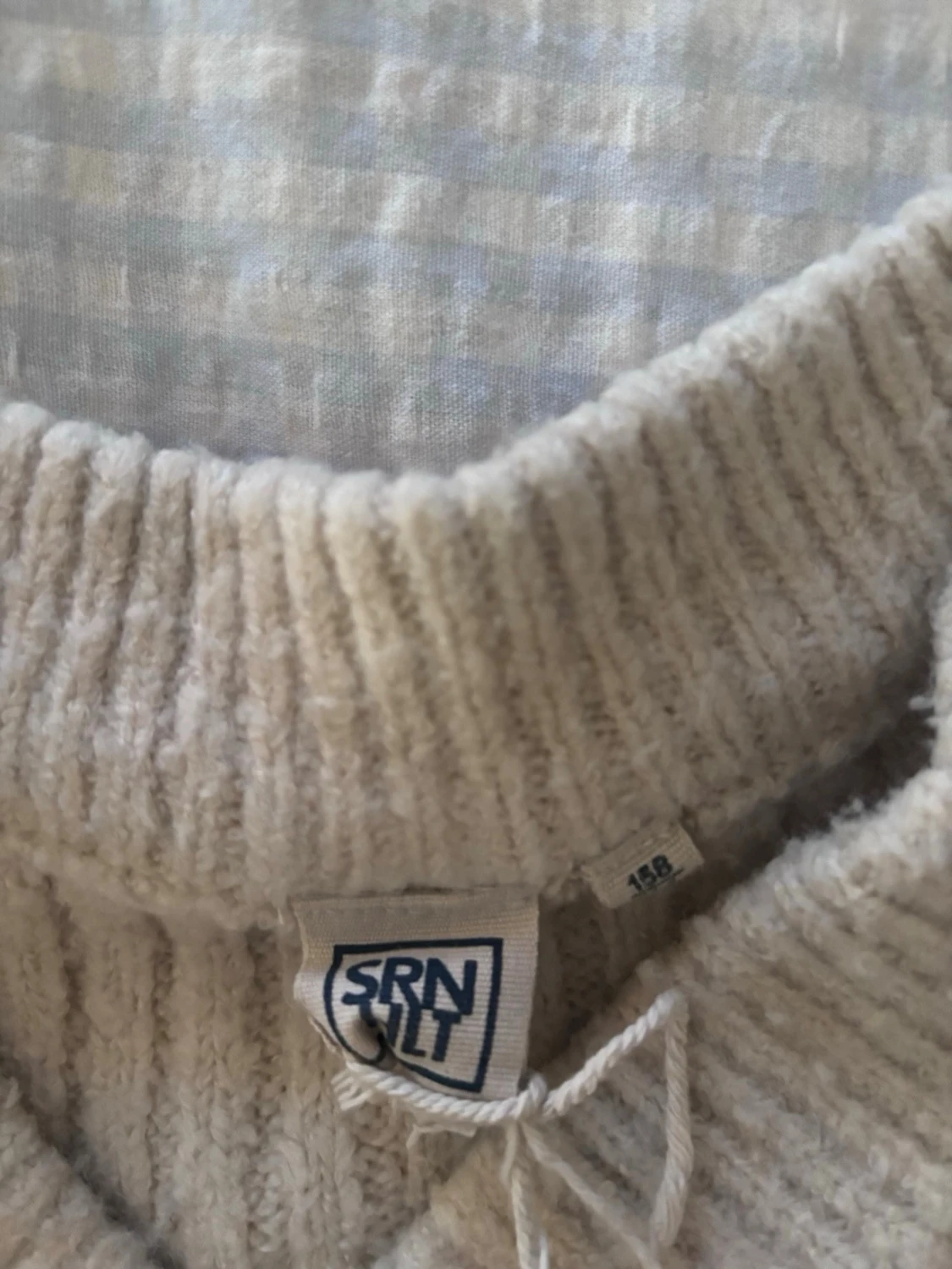 Beige ribbad stickad väst - 2