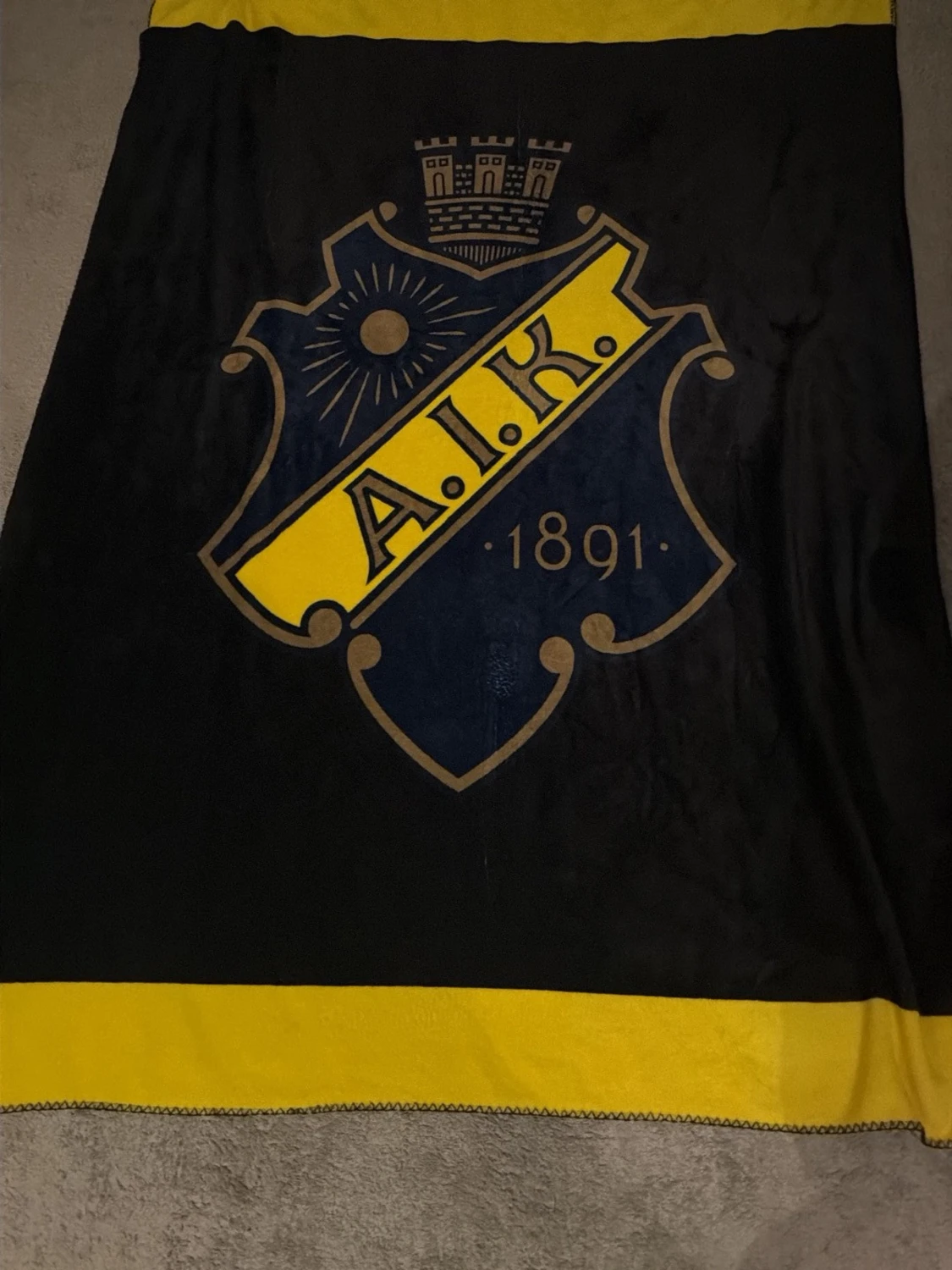 AIK filt svart och gul