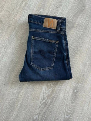 Nudie Lean Dean - Nudie Lean Dean | Storlek: W30 L32 | Färg: Mörkblå | Modell: Lean Dean (slim) | Skick: 9/10 | Nypris: 250€
