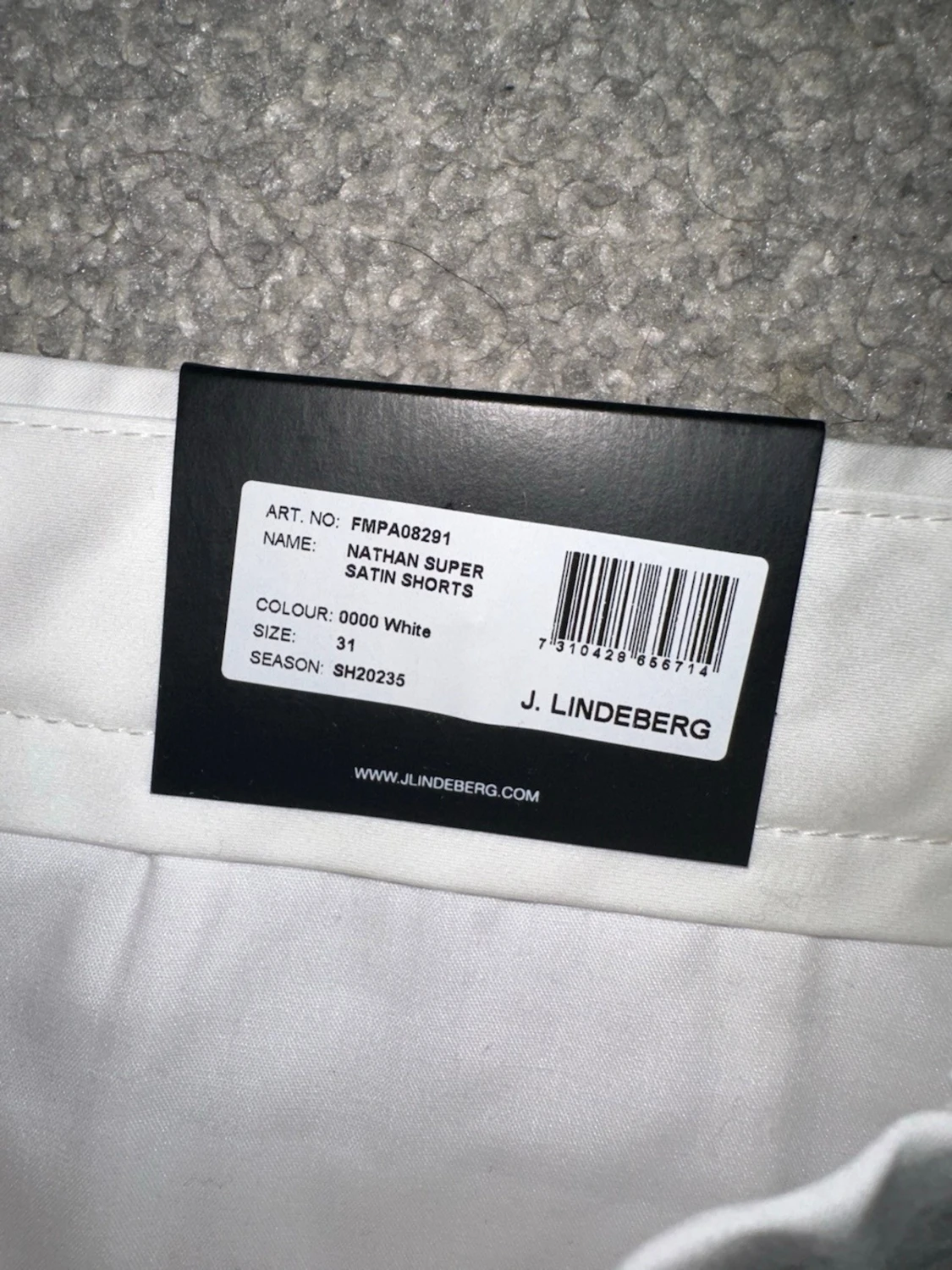 Vita satinshorts från J.Lindeberg - 1
