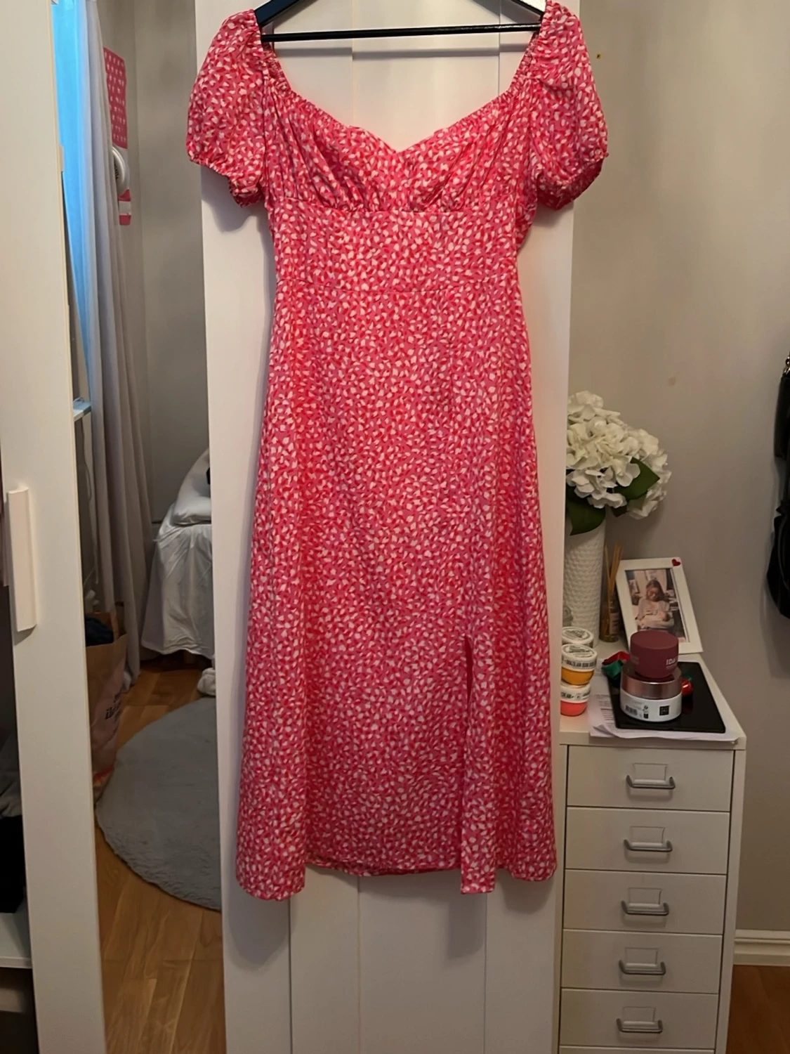 Rosa blommig offshoulder klänning