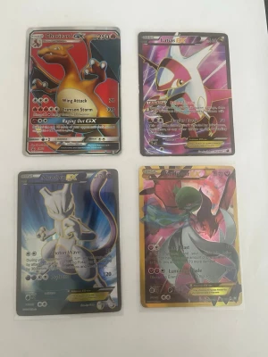 Pokémon kort - skriv dm för bilder och funderingar och ge även bud!