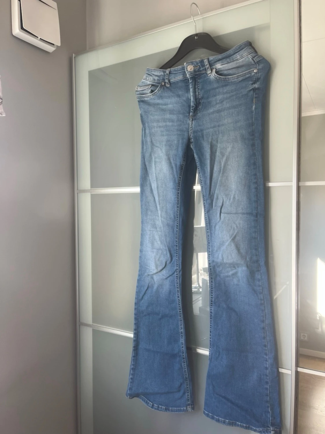 Bootcut blå jeans 