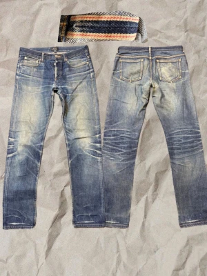 Apc selvedge jeans - Säljer dessa sjukt snygga selvedge jeans från apc! Modell petit standard som är slimfit! Dom har sjukt snygga slitningar och har blivit lagade!  Plagg nmr: 101