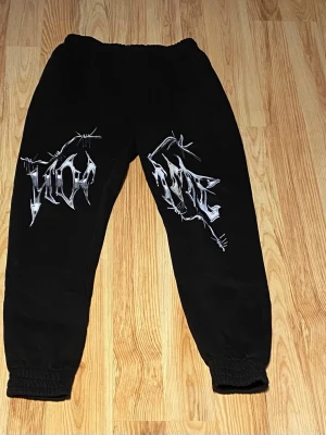 BoohooMan byxor - Byxor från en amerikansk hemsida.