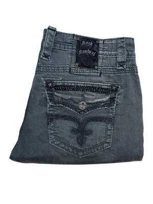 Rock Revival jeans - Rock Revival jeans Straight fit W38 [Ytterbenslängd 115cm] [Innerbenslängd 87cm] [Midja 50cm] [Benöppning 25cm] 