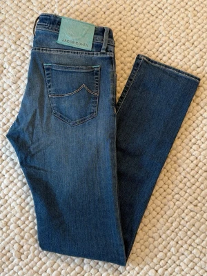 Jacob Cohën 622 Slim Fit Jeans - Jacob Cohën 622 Slim Fit Jeans | Storlek: 32, passar dig mellan 180-190 cm | Skick: 9/10, använda fåtal gånger | Bara att skriva vid funderingar✍️
