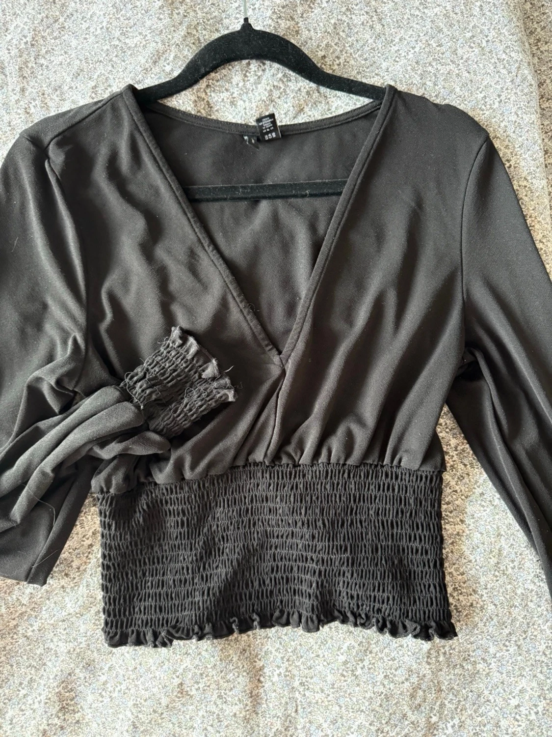 Svart omlottopp från Vero Moda