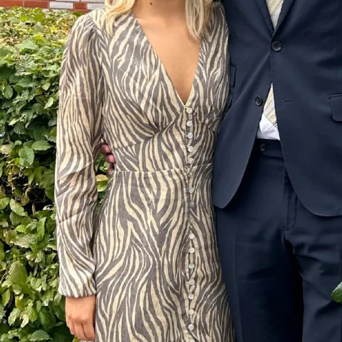 Zebramönstrad klänning från Adoore