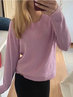 Rosa stickad tröja  - Söt rosa stickad tröja från Vero Moda, i storleken XS, inga defekter💗