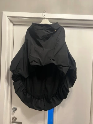 Svart kjol - Fin svart kjol från Polen 