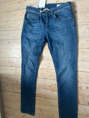 Dondup jeans George  - Dondup jeans George storlek 30 jättefint skick 
