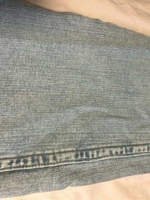 Ljusblå low waist flare jeans i storlek 164 - Ljusblå low waist flare jeans i storlek 164 Ny pris 270kr ungefär säljer för 150kr