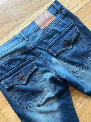 True religon jeans  - Ett par klassiska true religon jeans med en lite pösigare passform 