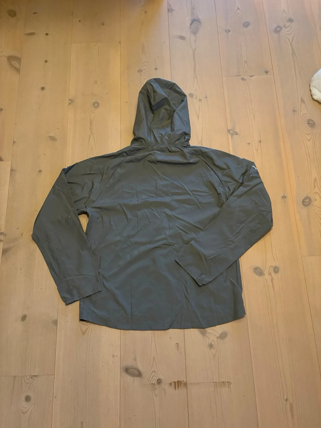 Grå Nike vindjacka med huva - 2