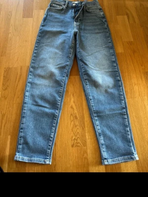 Raka jeans  - Raka blåa jeans, aldrig använda