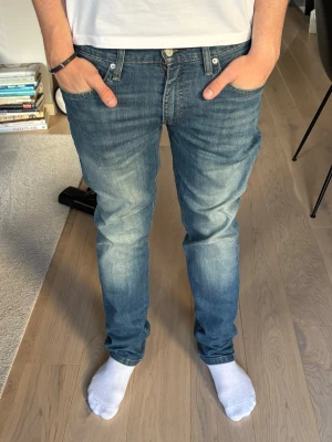 Levis jeans  - Levis 511 i riktigt bra skick || Strlk: W32 L32 || Bara att skriva vid frågor och funderingar! 