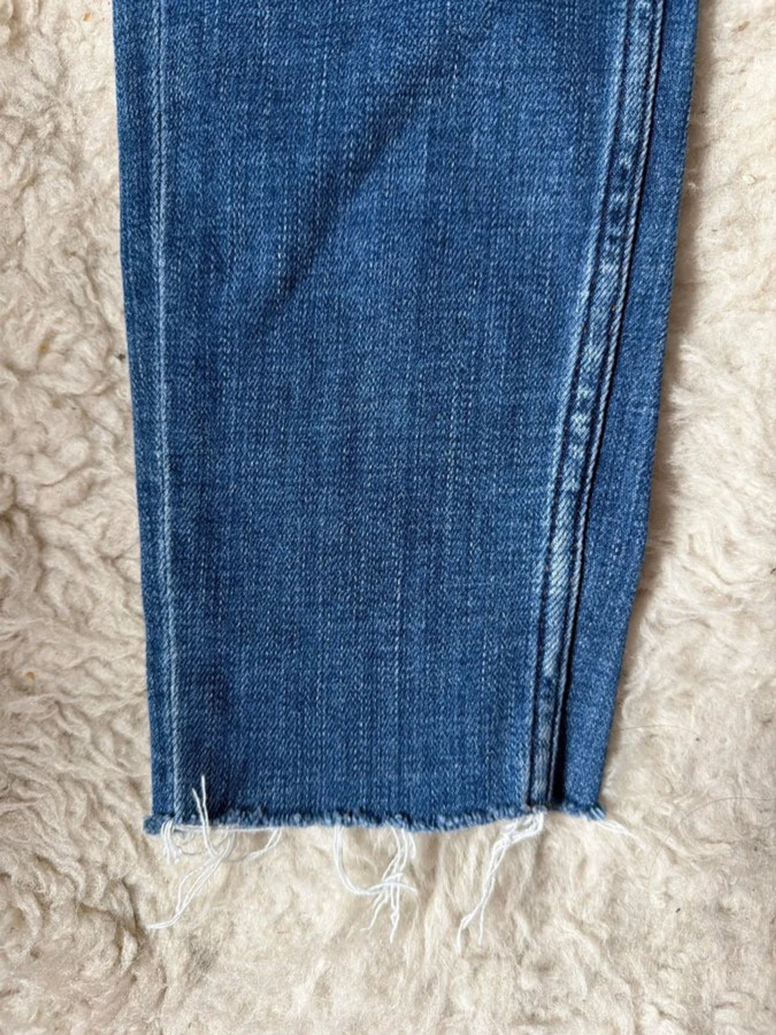 Blå slitna skinny jeans med hål - 4