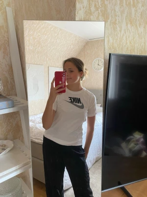 Nike träningströja  - Tränings T-shirt från Nike, passar xs-m