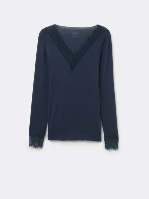 Intimissimi tröja - Mörkblå långärmad cashmere tröja med spetsdetaljer. Ändast använd ett fåtal gånger.