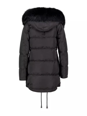 Svart parkas med äkta päls från Cederico - Cedrico Monet vinterjacka i svart päls. Jackan är vadderad och har dragkedja samt knappar framtill, tillsammans med praktiska fickor med dragkedja. Jackan är i mycket gott skick och har endast använts under två vintrar. Originalkvitto och originalgalge medföljer, dock ej originalförpackning. Pris går att förhandla.